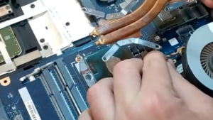 čišteni notebuuku od prahu ve praze