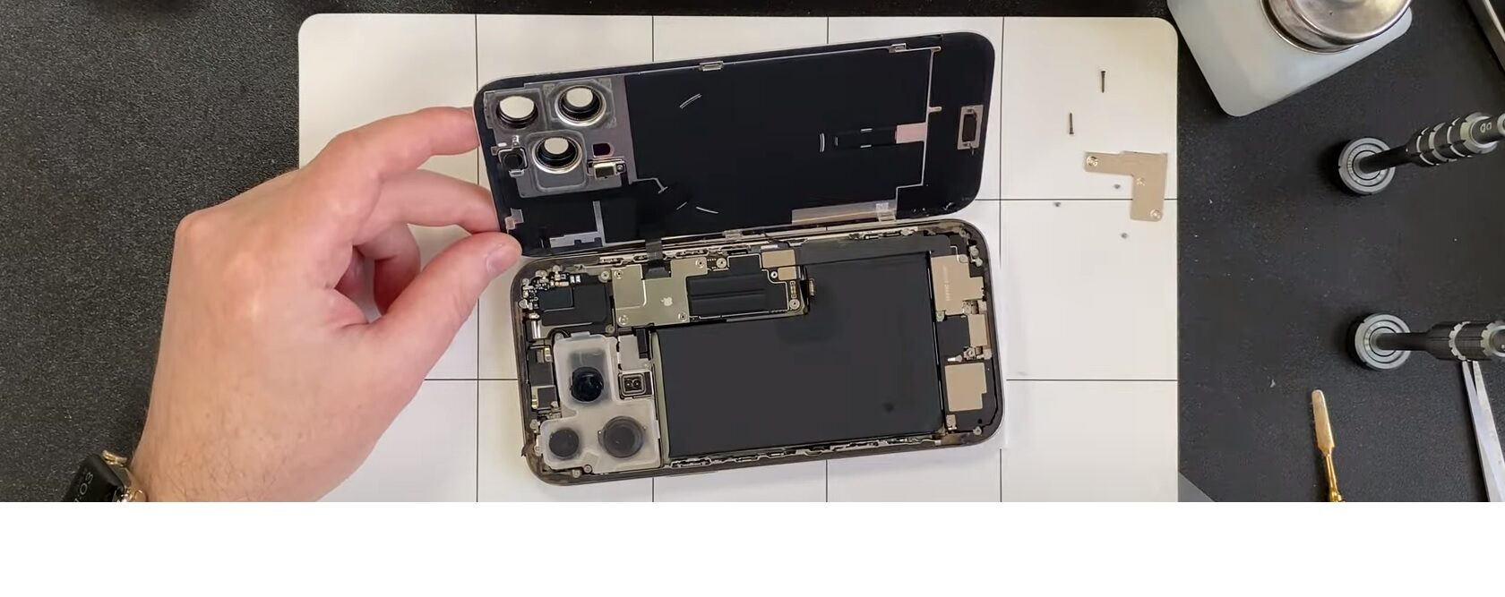 Opravy a servis telefonů Apple iPhone